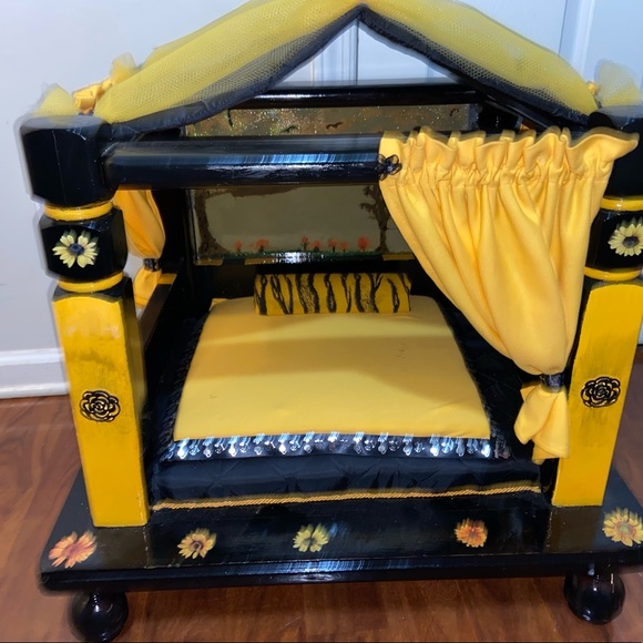 Wooden Sunflower Small Pet Bed - Picture 3 of 6